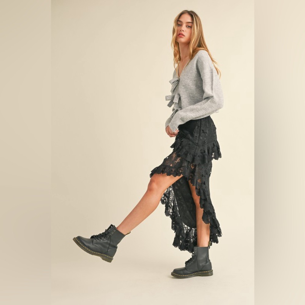 Black Lace Maxi Skirt - Stylish Layered Design - Picture 3 of 8
